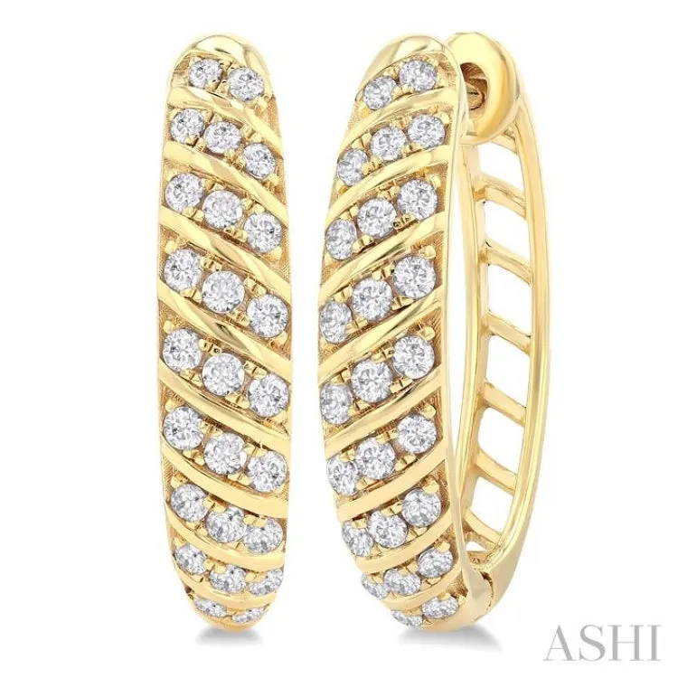 1/2 Ctw Ribbed Swirl Round Cut Diamond Fashion Hoop Earring in 14K Yellow Gold