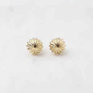 14k Yellow Gold 8mm Scallop Button Stud