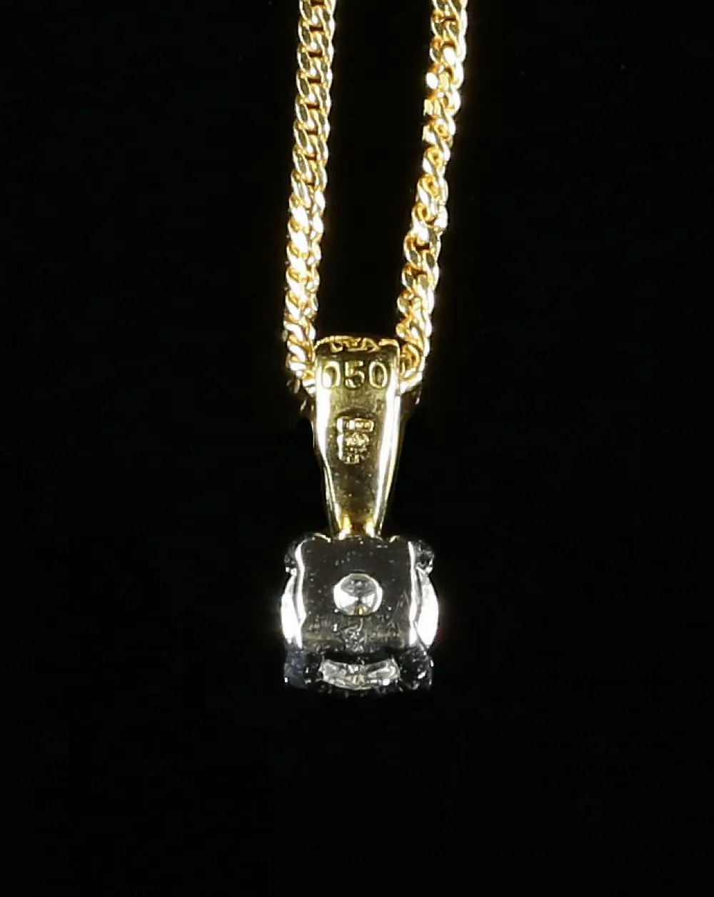 Antique Diamond Pendant & Chain - 0.7Ct Diamond On 18Ct Yellow Gold Chain