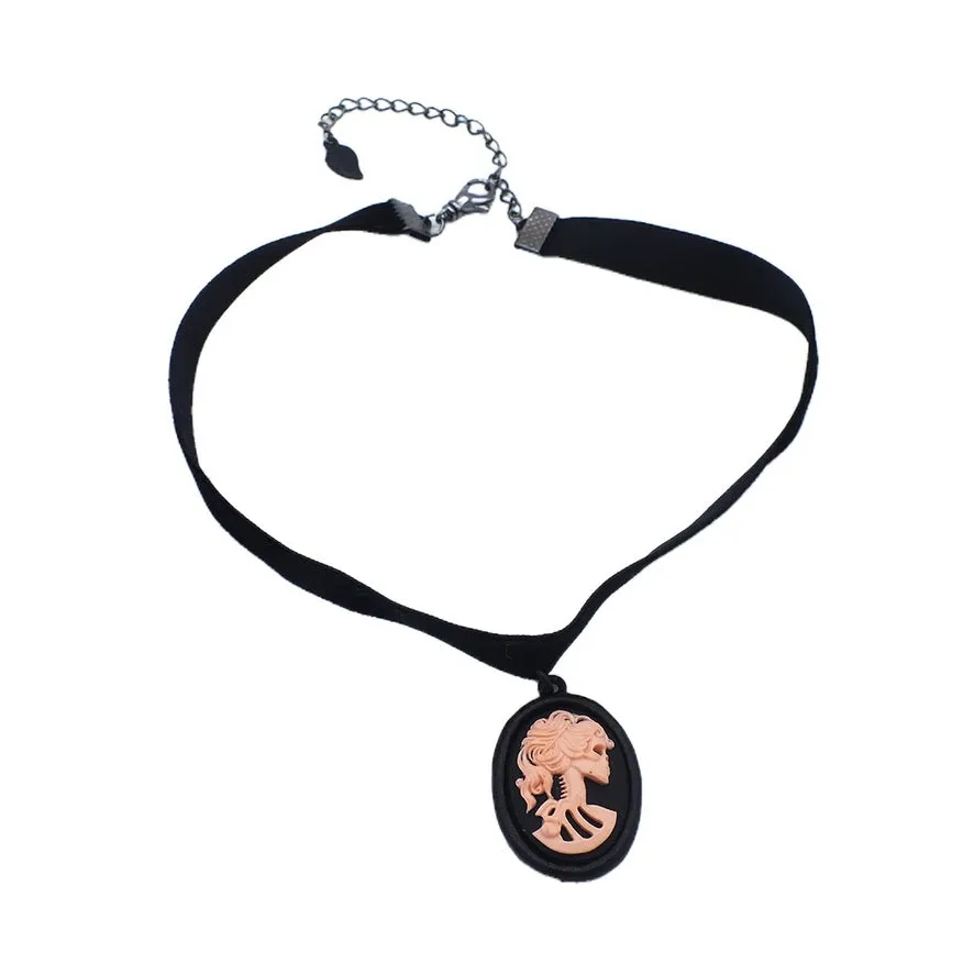 Bone Lolita Cameo Choker (Pink)