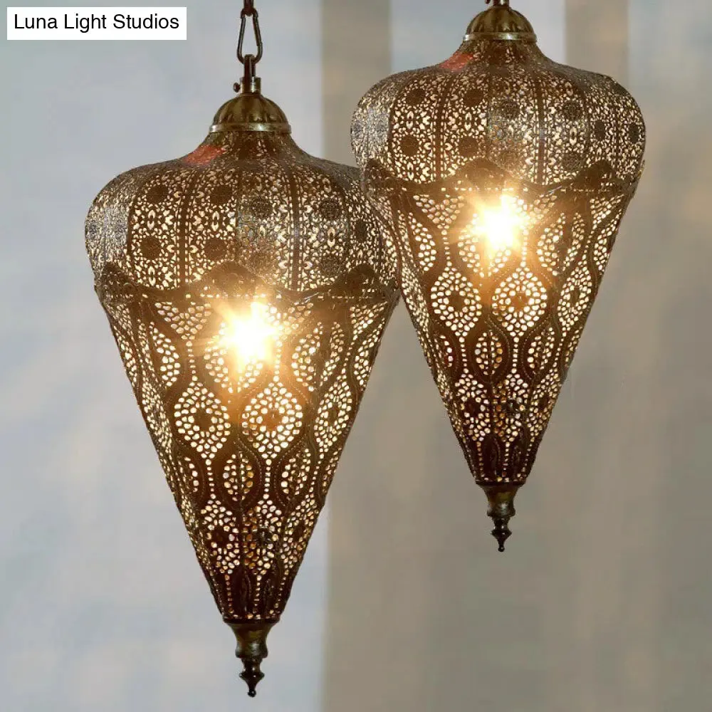 Bronze Iron Hollow Ceiling Light - Classic Single-Bulb Pendant for Restaurants