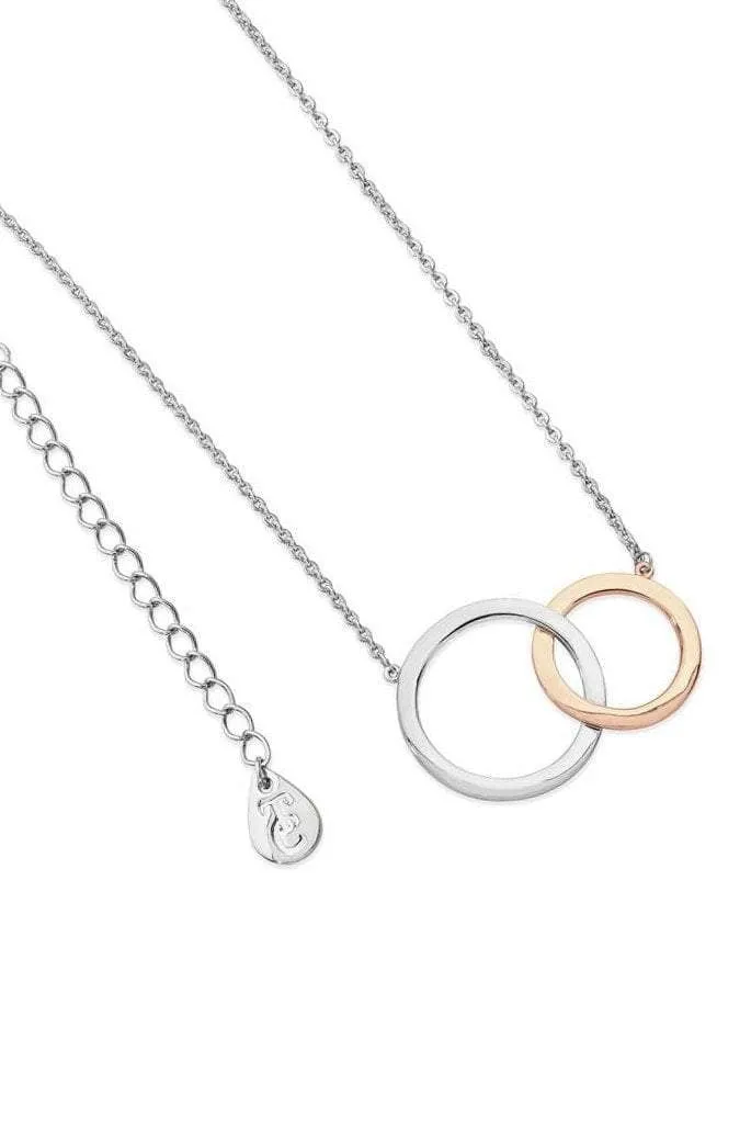 Interlocking Circles Pendant in Silver