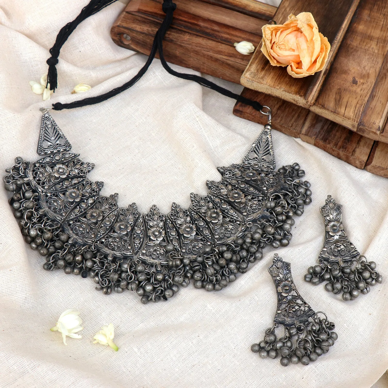 Teejh Shreejal Antique Silver Oxidised Necklace Set